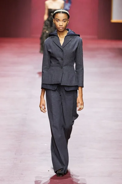 Look 54
